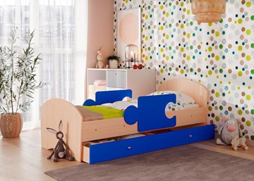 Детская кровать с ящиком и бортиками Мозайка, корпус Млечный дуб/фасад Синий (щиты) в Туле
