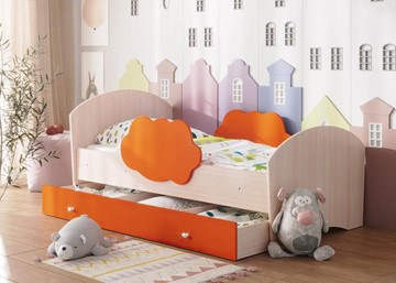 Детская кровать Тучка с ящиком, корпус Дуб млечный, фасад Оранжевый в Туле