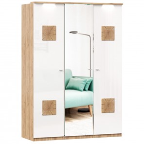Шкаф 3х-дверный Фиджи с зеркалом и декоративными накладками, Дуб золотой/Белый в Туле